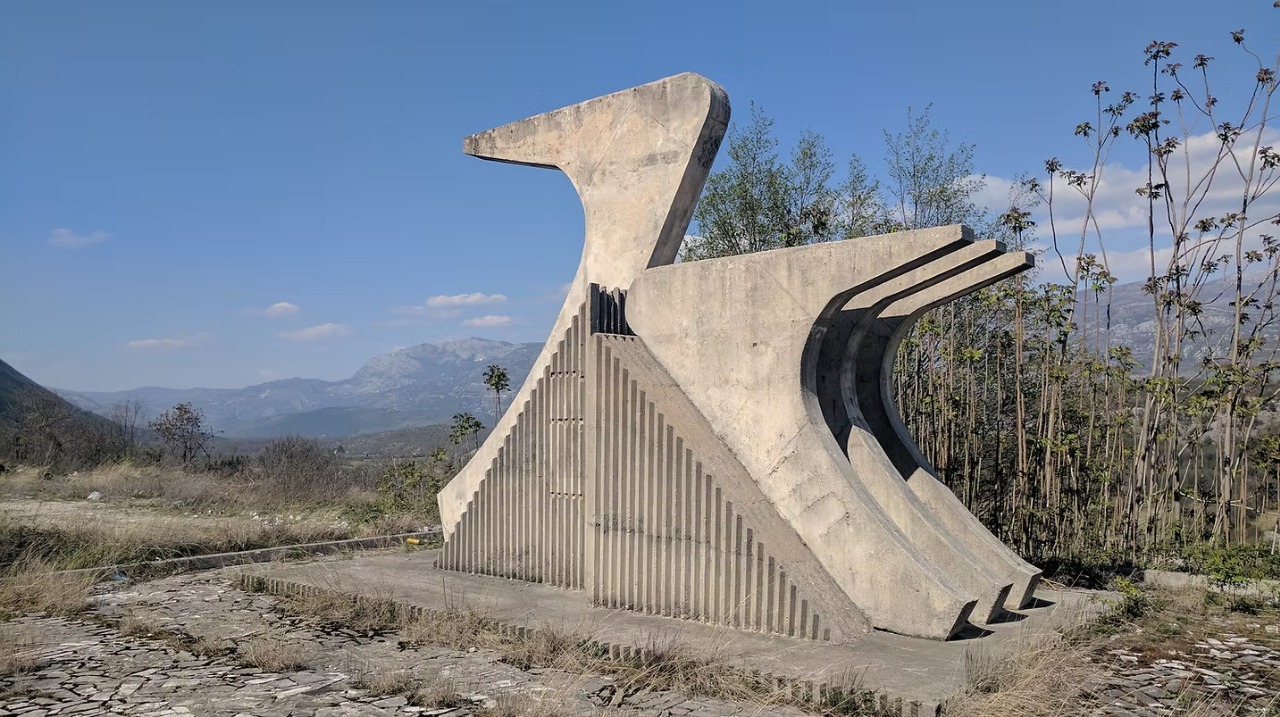 Obadov Brijeg visit montenegro spomeniks be in montenegro be in balkan visit balkan - image from spomenik.org